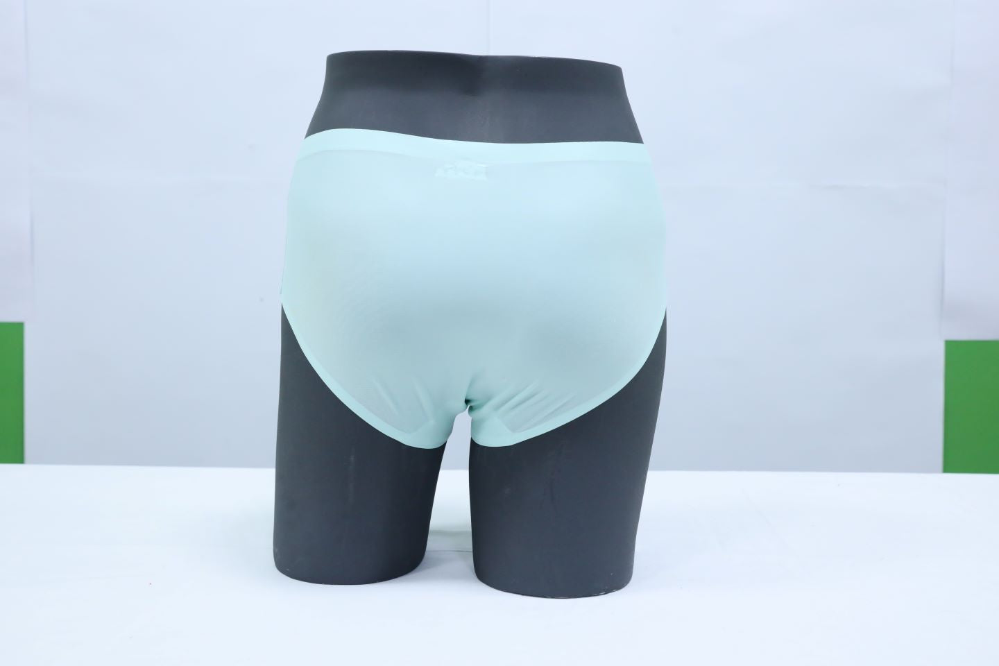 10079 - Premium Regular Fit Seamless Panties for All-Day Comfort